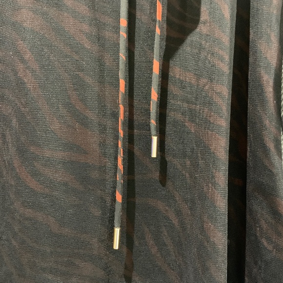 NWT🇨🇦Joseph Ribkoff TWO Tops:Mesh & Animal print - Picture 15 of 15